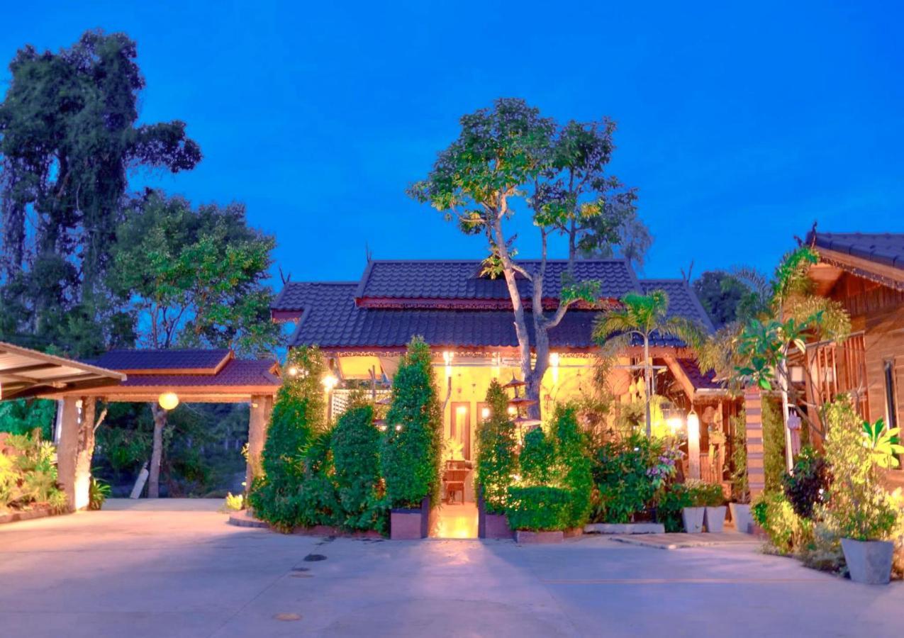 Khum Lanna & cafe Sisaket Exterior foto