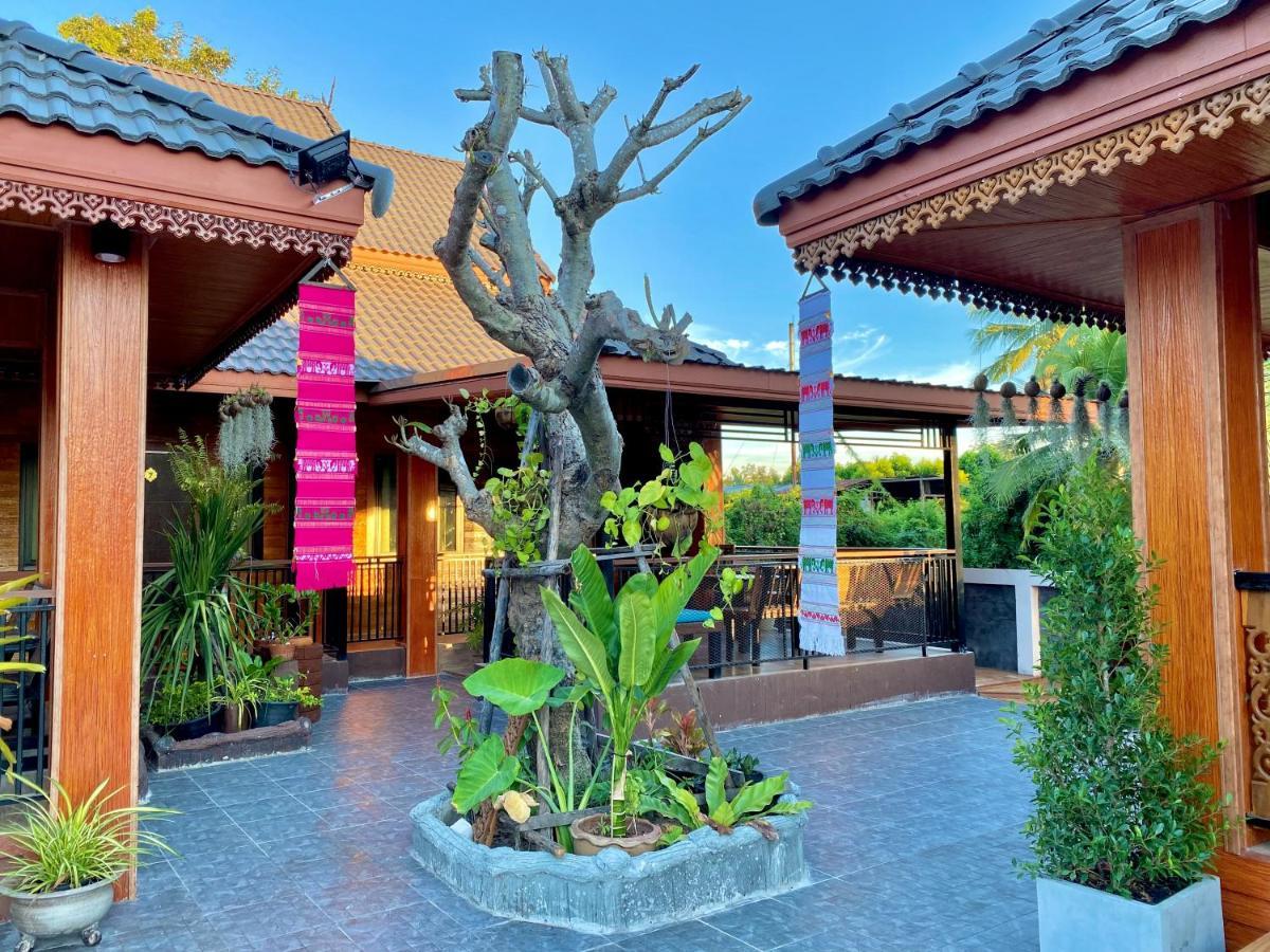 Khum Lanna & cafe Sisaket Exterior foto