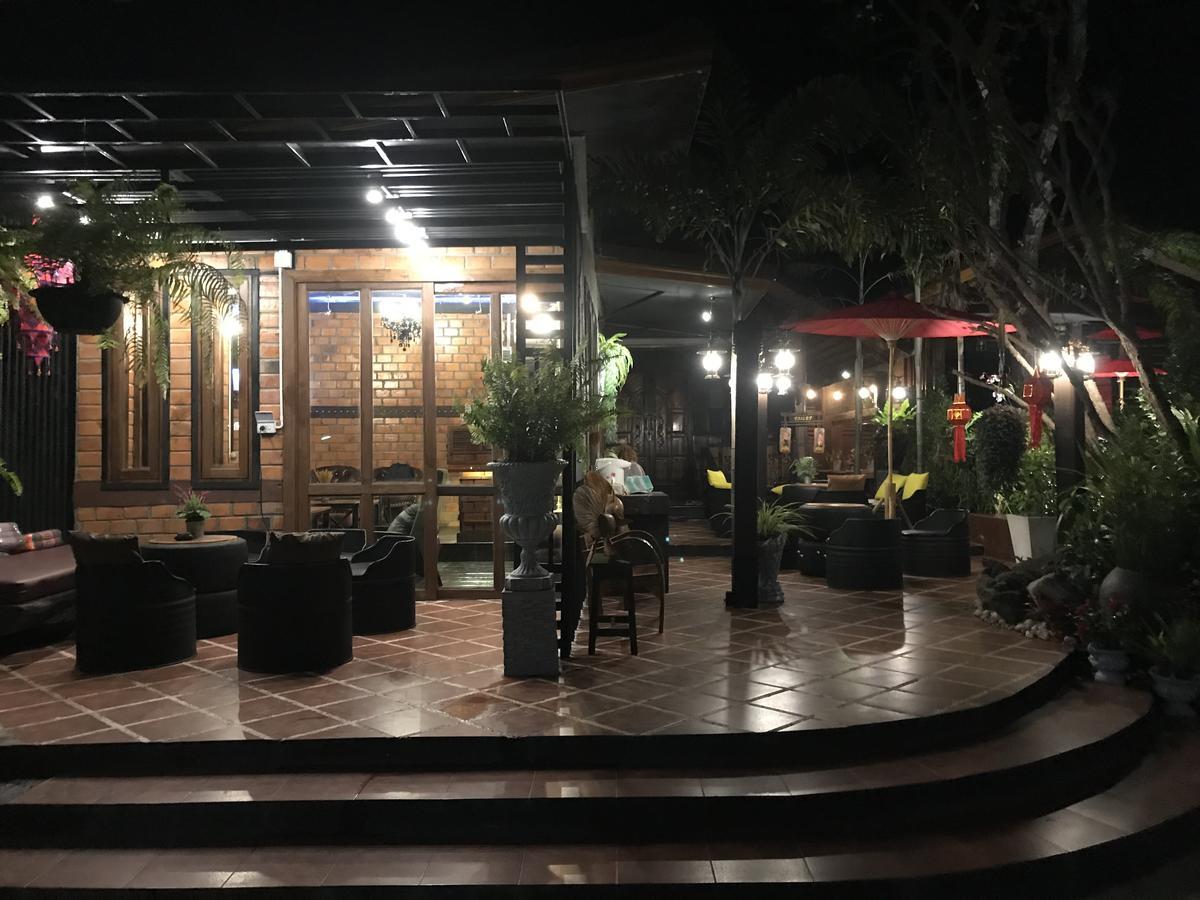 Khum Lanna & cafe Sisaket Exterior foto